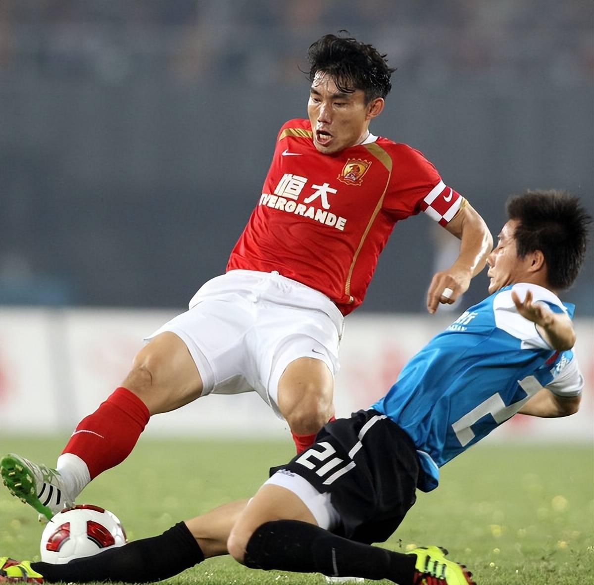 广州恒大力挽败局，小组出线希望依旧