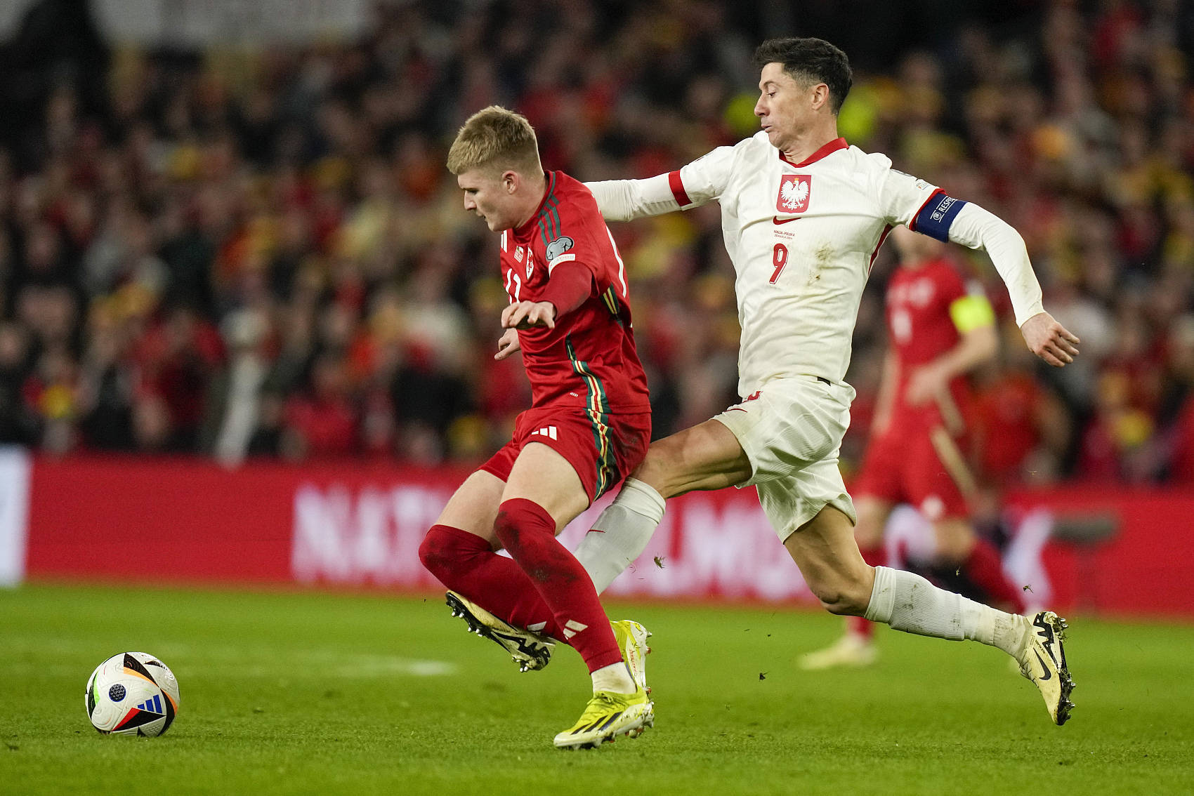 波兰遭淘汰出局,乌克兰晋级欧预赛四强 波兰遭淘汰出局,乌克兰晋级欧预赛四强