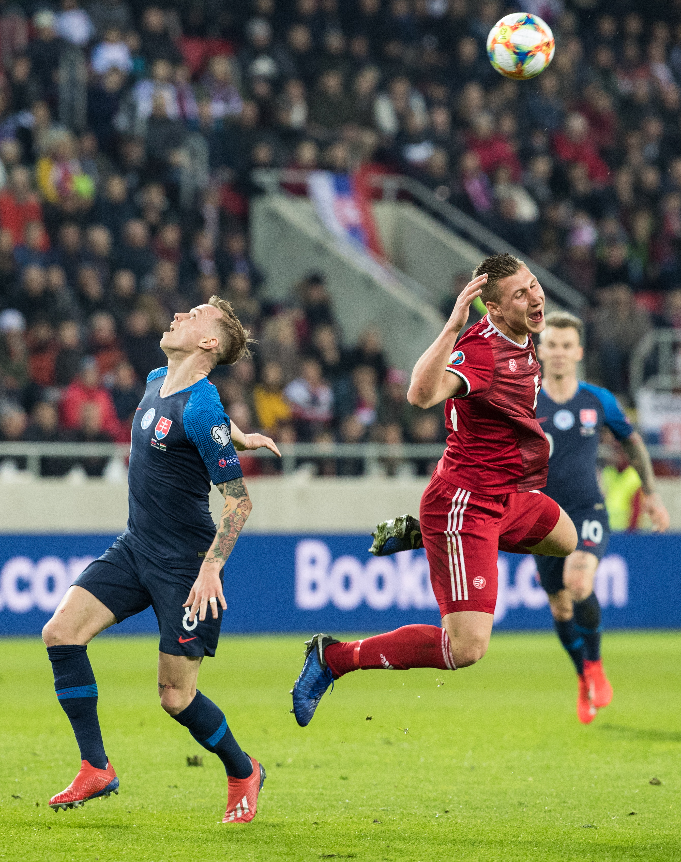 新西兰连续大胜匈牙利，领跑欧洲杯预选赛