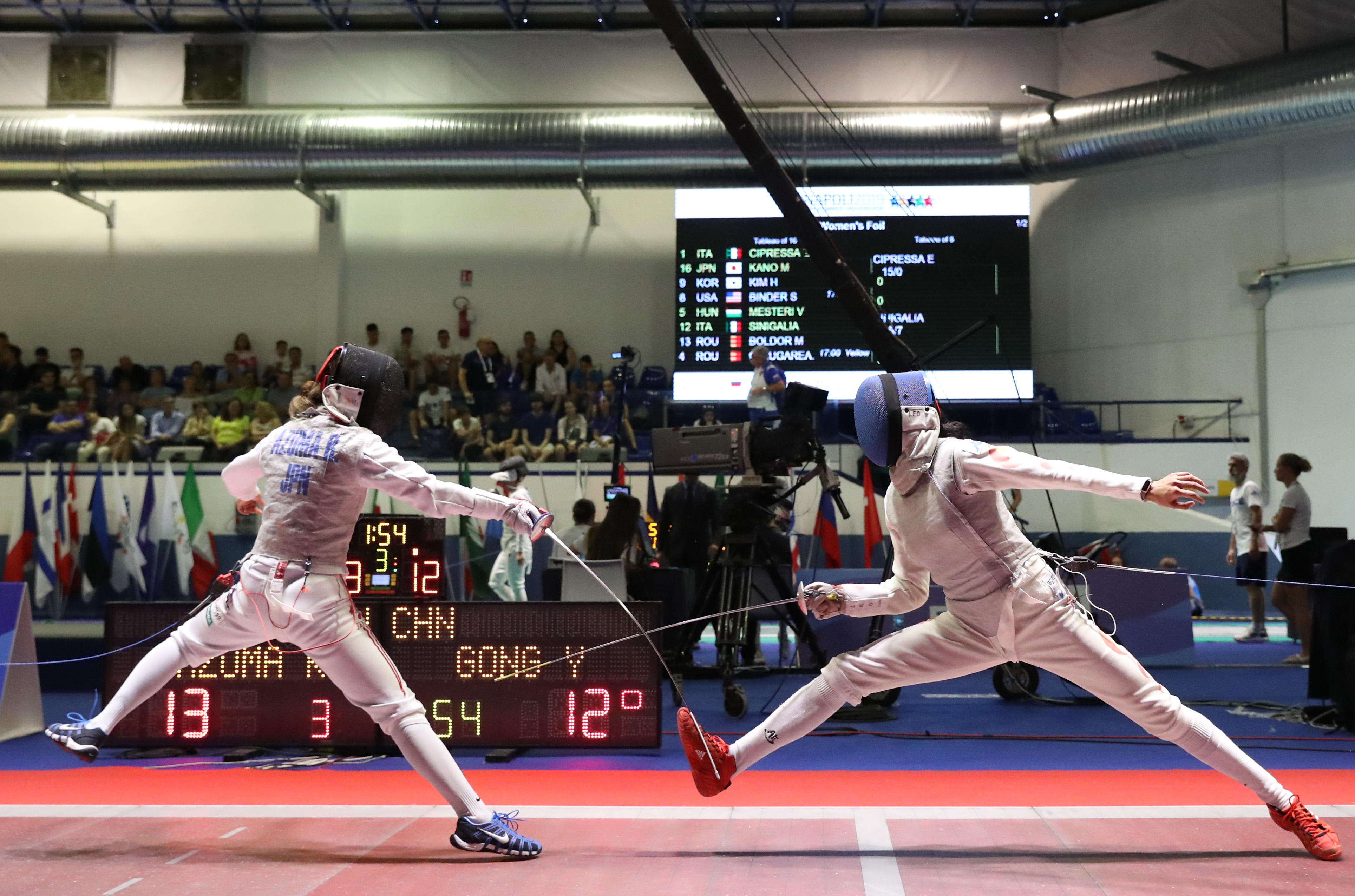 法国女子击剑选手小组赛全胜晋级淘汰赛 法国女子击剑选手小组赛全胜晋级淘汰赛