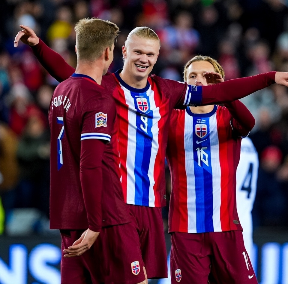 包含英格兰横扫意大利,哈兰德送出助攻的词条 包含英格兰横扫意大利,哈兰德送出助攻的词条