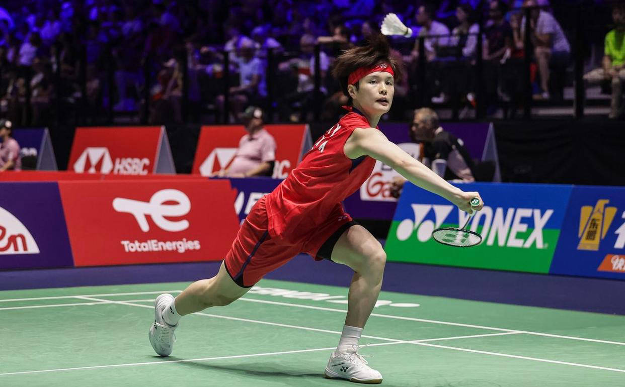 包含马来西亚羽毛球队爆冷法国羽毛球队，辛杜惊艳世界的词条