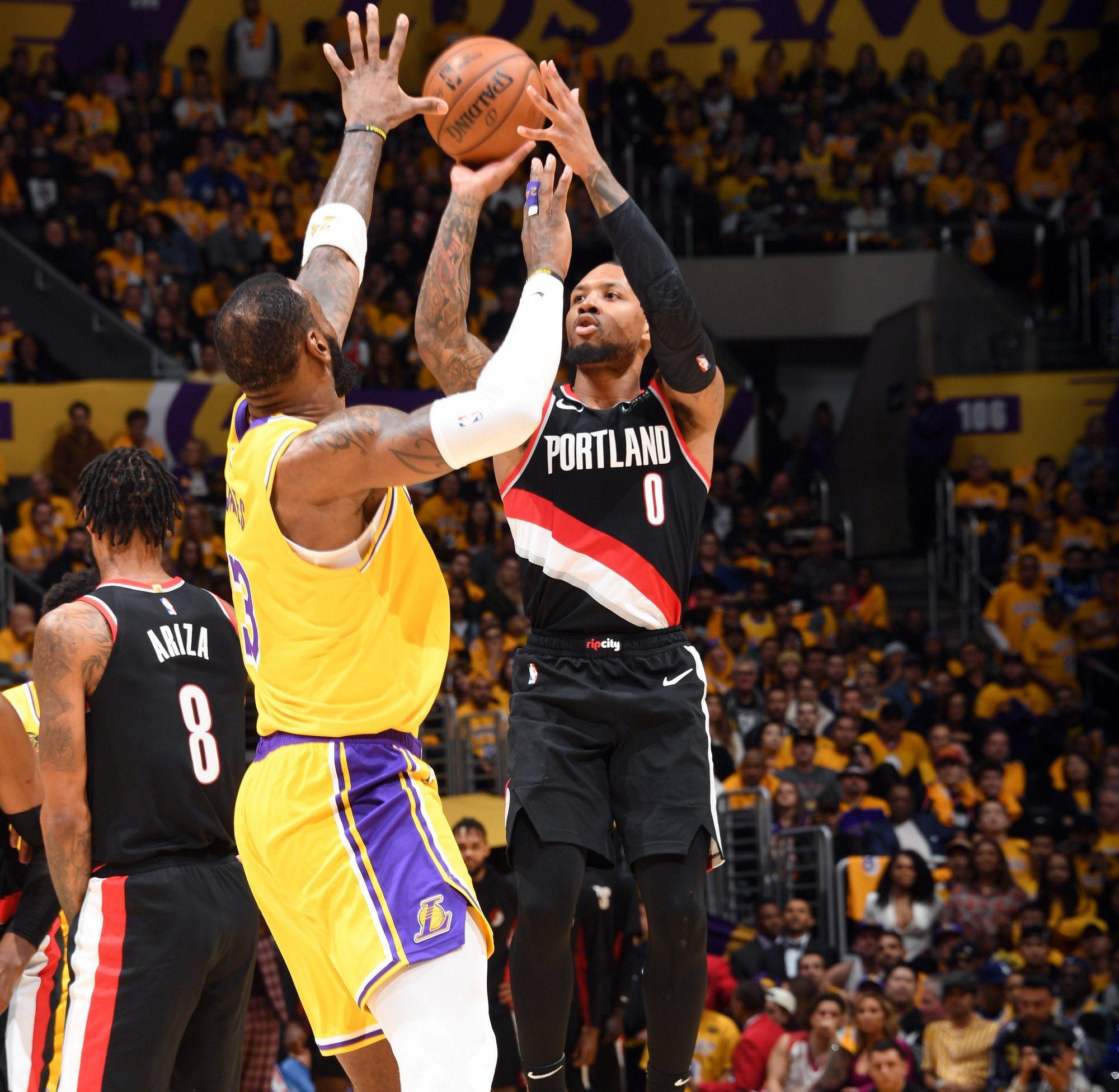 北京队鏖战山西队,利拉德刷新纪录 北京队鏖战山西队,利拉德刷新纪录