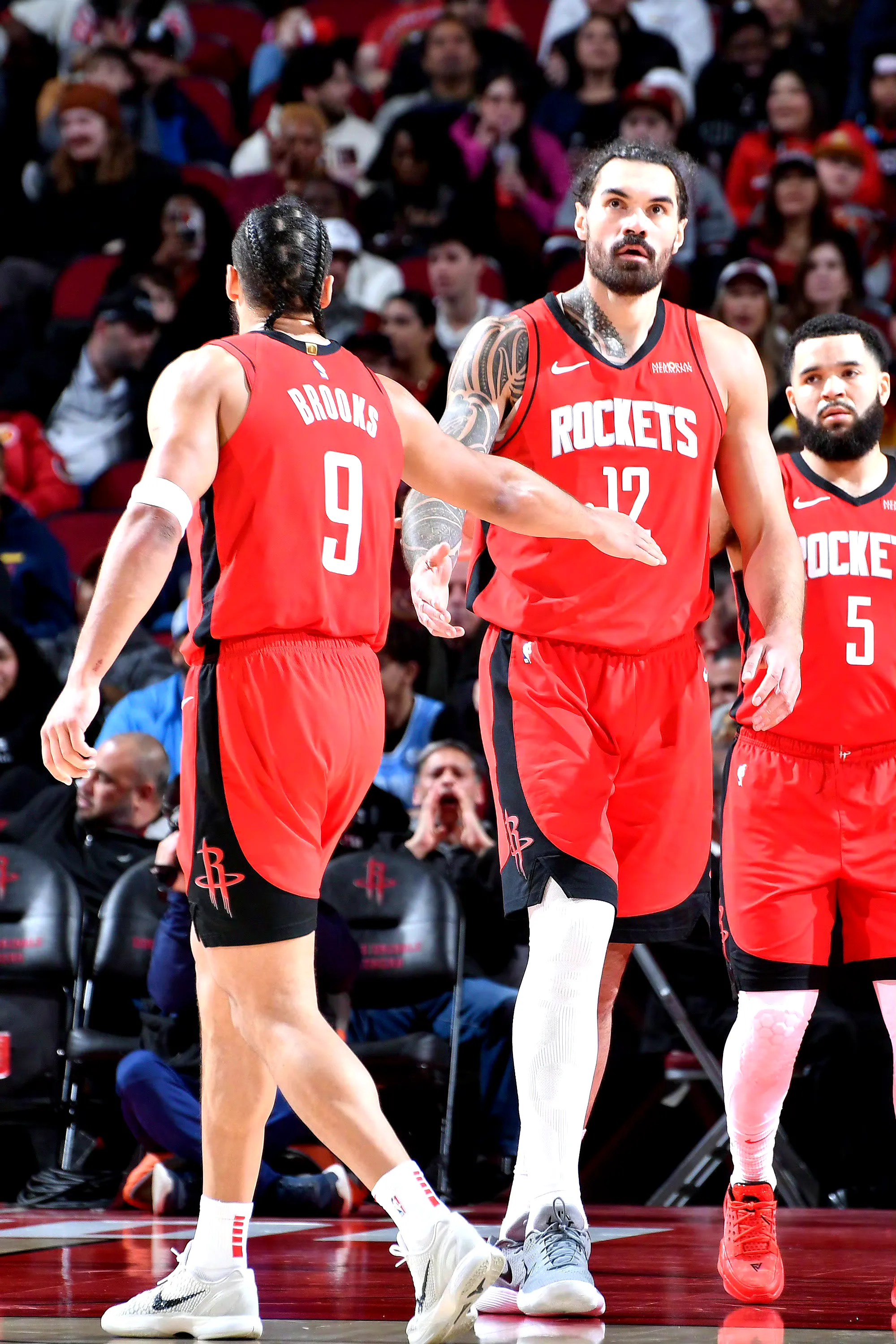 鹈鹕碾压火箭,德罗赞状态火热 鹈鹕碾压火箭,德罗赞状态火热