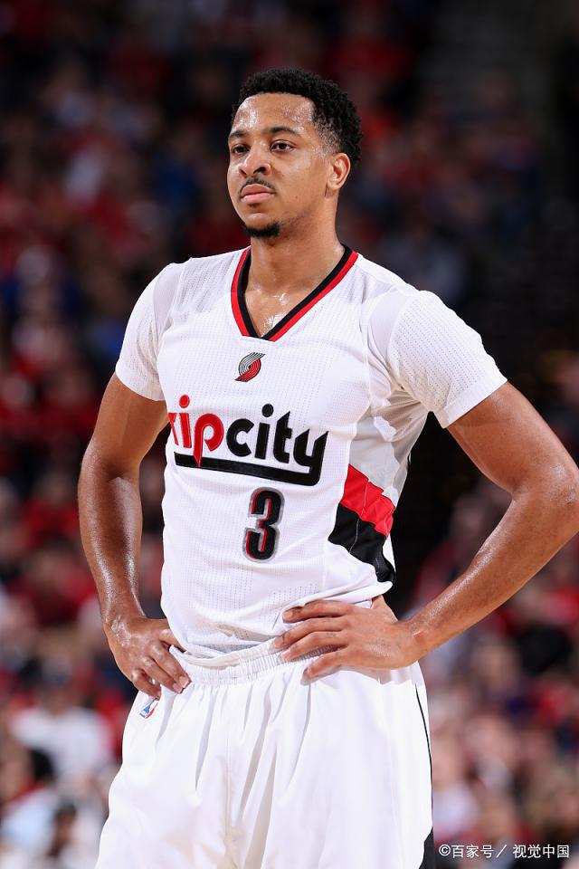 青岛队鏖战辽宁队,麦科勒姆高光表现 青岛队鏖战辽宁队,麦科勒姆高光表现